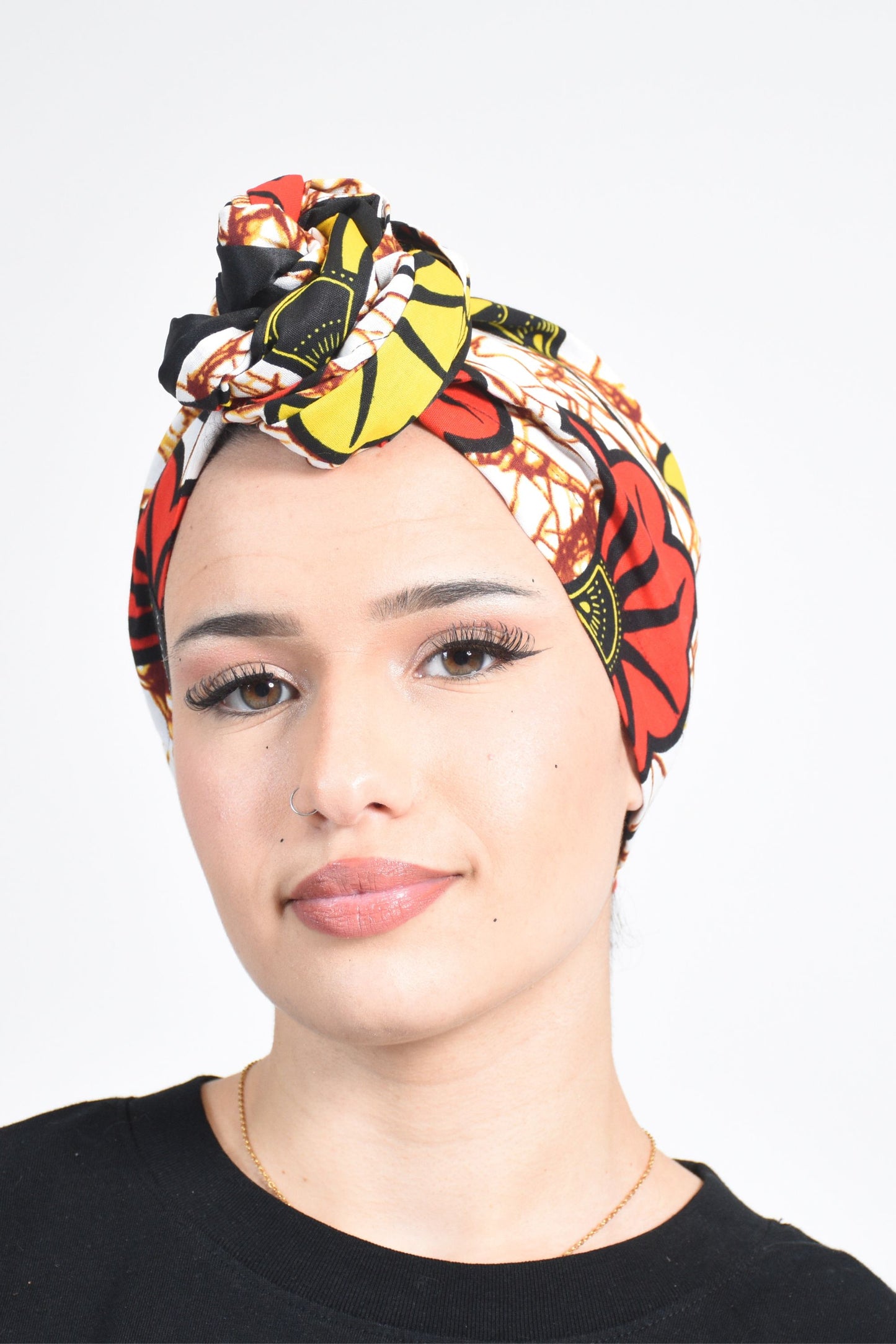 Turban torsadé doublure satin Fleur de mariage rouge et jaune 1