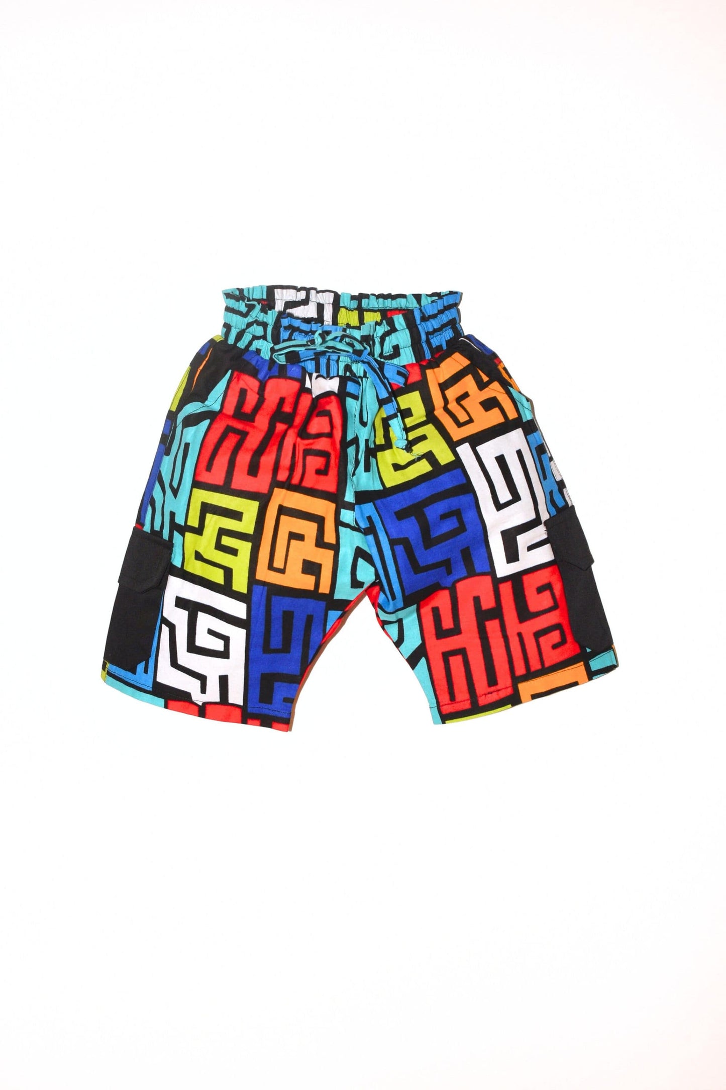 Bermuda Cargo Short In Wax Colorful Print Fabric with Black pockets on the sides by Atelier Djeeg'n